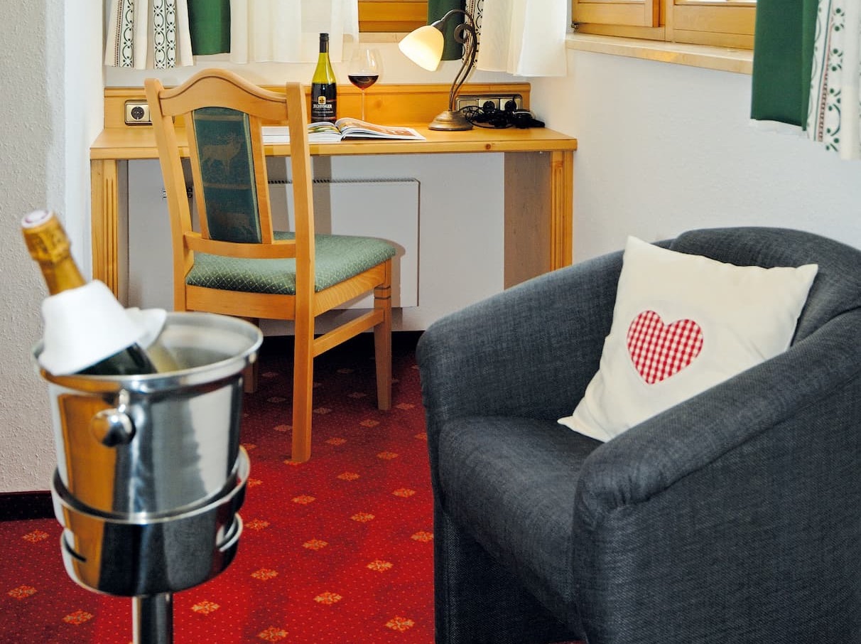Persönlicher Frühstücksservice – Hotel Alpenhof Gauting