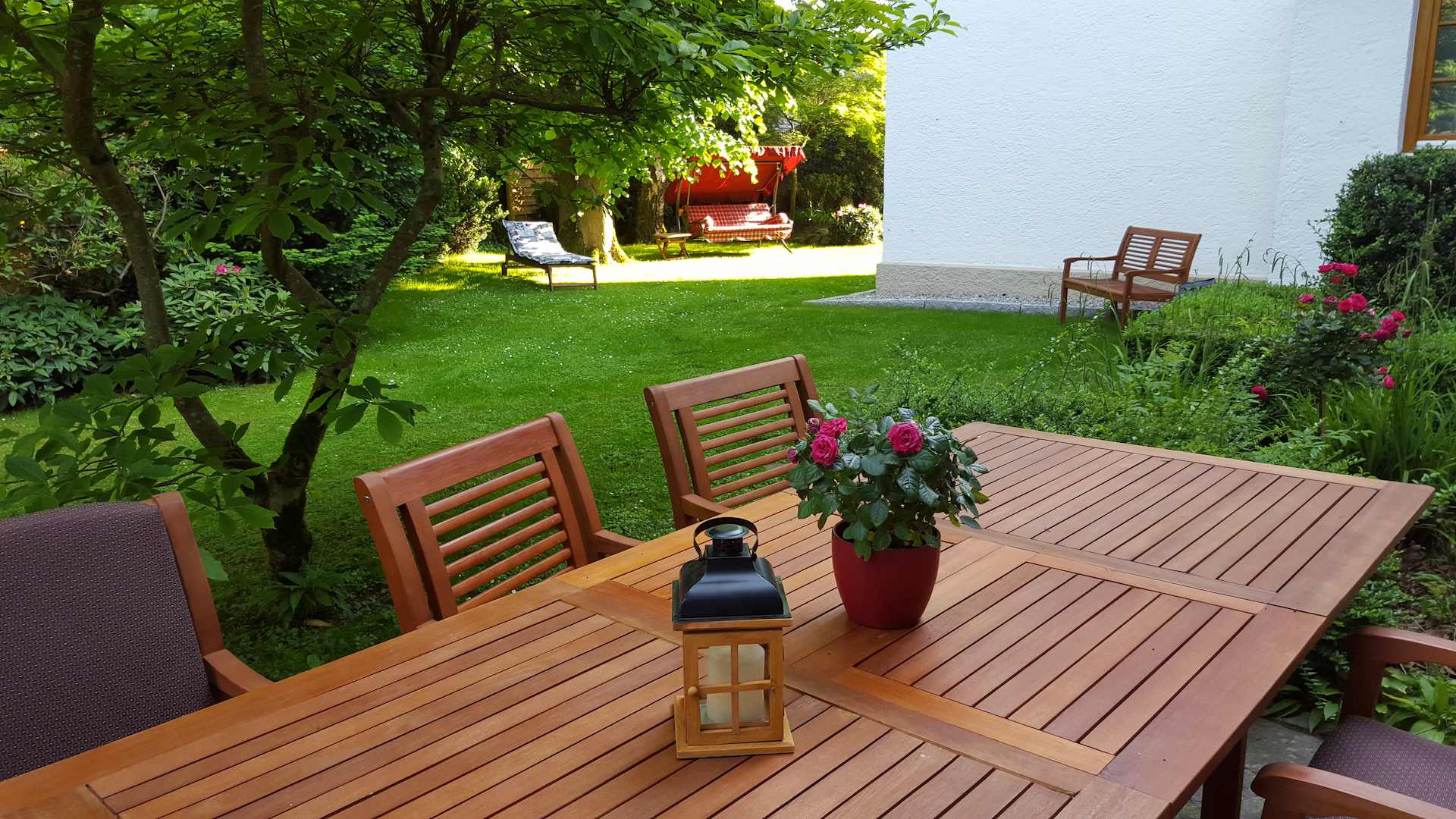 Garten im Sommer – Hotel Alpenhof Gauting bei München